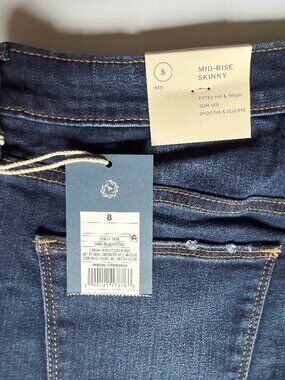 Universal Thread Women’s Mid-Rise Skinny Jeans – Dark Wash – Size 8 (NWT)